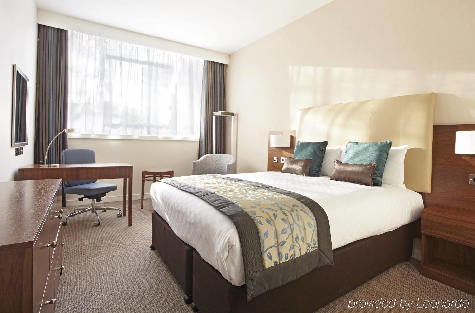 Thistle Euston London Room photo